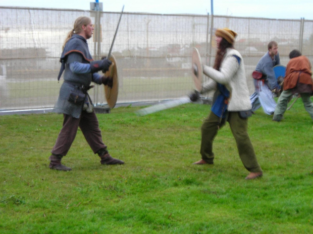 Birker (Iceland) and Alex (Elag UK) crossed the blades too.