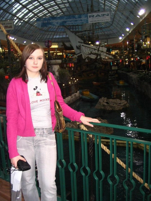 West Edmonton Mall, Luty 2007