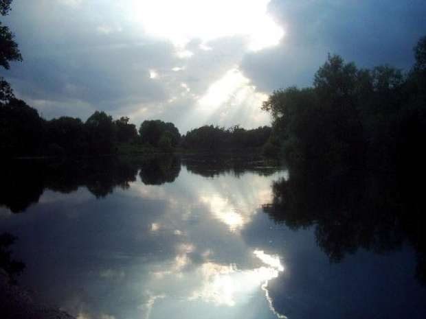 Zakole Brdy w Bydgoszczy - Oś.Łuczniczki
wykonano 24.06.2007 rok ok.godz.18.oo