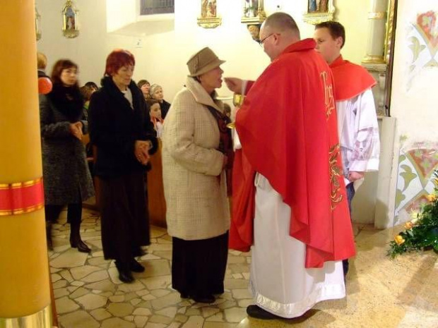 Ostatnia Msza Święta i pożegnanie ks. Piotra Kradasa z Dąbrówki, odchodzącego do parafii w Somoninie!
Dąbrówka - 29.11.2007 r