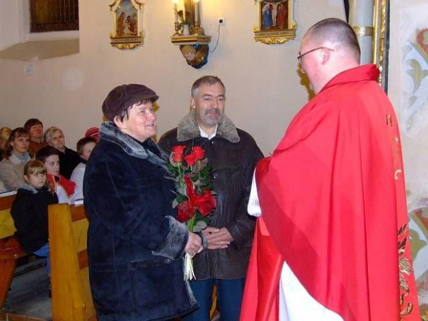 Ostatnia Msza Święta i pożegnanie ks. Piotra Kradasa z Dąbrówki, odchodzącego do parafii w Somoninie!
Dąbrówka - 29.11.2007 r.