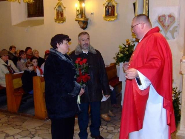 Ostatnia Msza Święta i pożegnanie ks. Piotra Kradasa z Dąbrówki, odchodzącego do parafii w Somoninie!
Dąbrówka - 29.11.2007 r.