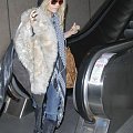 MK arrives from New York into Los Angeles airport-paparazzi listopad 2007