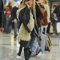 MK arrives from New York into Los Angeles airport-paparazzi listopad 2007