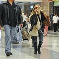 MK arrives from New York into Los Angeles airport-paparazzi listopad 2007