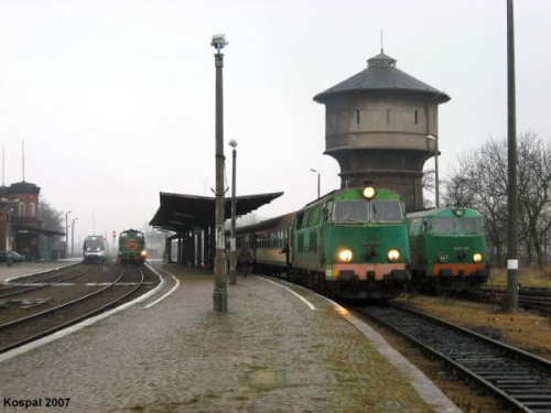 24.12.2007 SU45-240 z pociągiem pośpiesznym Kopernik do Warszawy Wsch stoi gotowy do odjazdu.