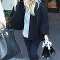 Ashley walking in Beverly Hills-paparazzi grudzień 2007