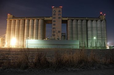 #elewator #zbożowy #zboże #magazyn #noc #nocą #leszno #lasocice