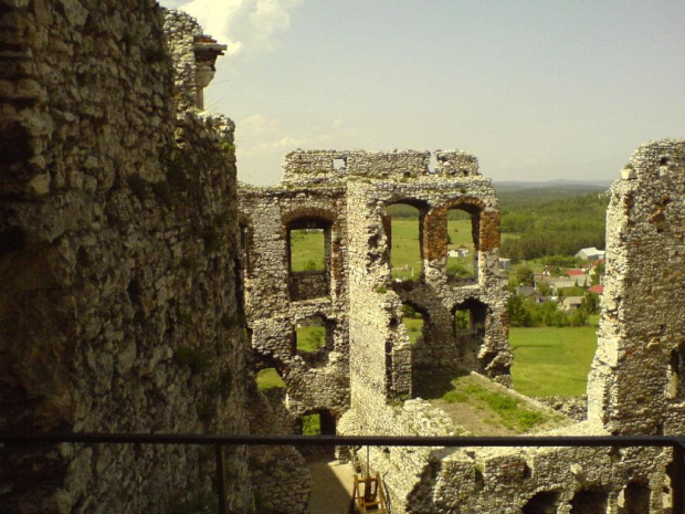 Kolejne ujęcie ruin zamku w Ogrodzieńcu