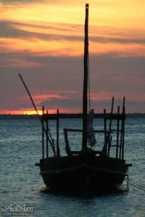 Łajba na zachodzie. Zanzibar. Autorem zdjecia jest Piotrek (Kilva)