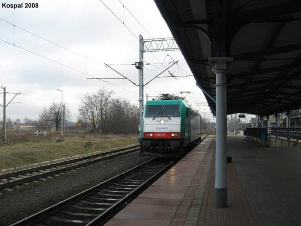 31.01.2008 (Rzepin)
Nowoczesna lokomotywa EU43-002 .(E186 127)