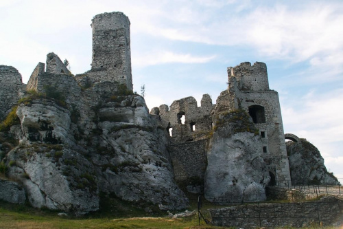 Zamek Ogrodzieniec Podzamcze