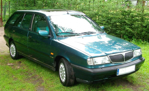 Lancia Dedra SW 1.6 mpi 1996 prawy przód.