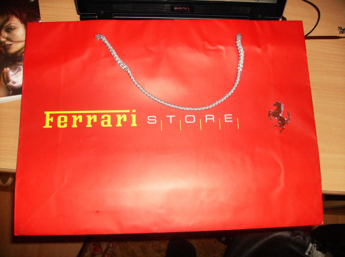 Torba z Ferrari Store