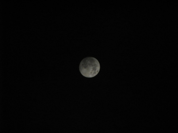 Księżyc zawsze fascynuje. Niby taki sam, a zawsze inny. #Księżyc #niebo #moon