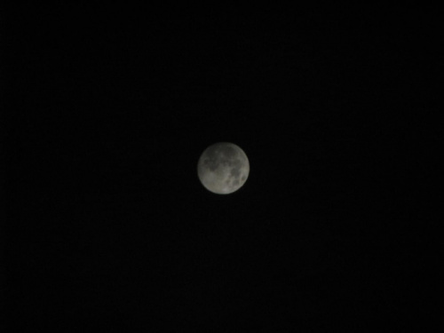 Księżyc zawsze fascynuje. Niby taki sam, a zawsze inny. #Księżyc #niebo #moon