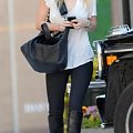 Ashley leaving a building in Culver City-paparazzi luty 2008