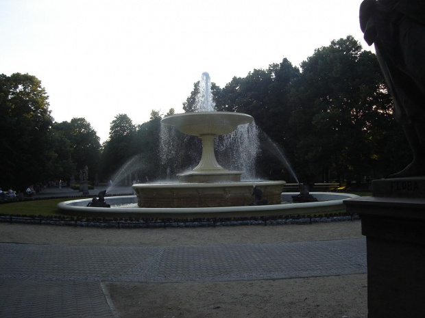 fontanna w poblizu Palacu Kultury
