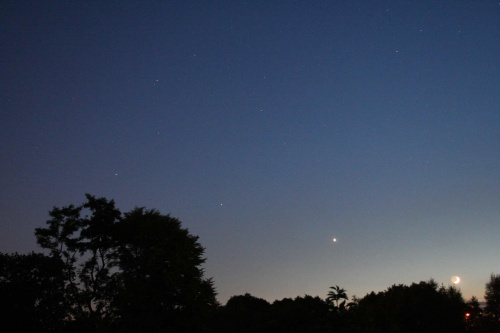 Ciekawe zjawisko;
Księżyc, Wenus, Saturn i Regulus w jednej linii i w równych odstępach