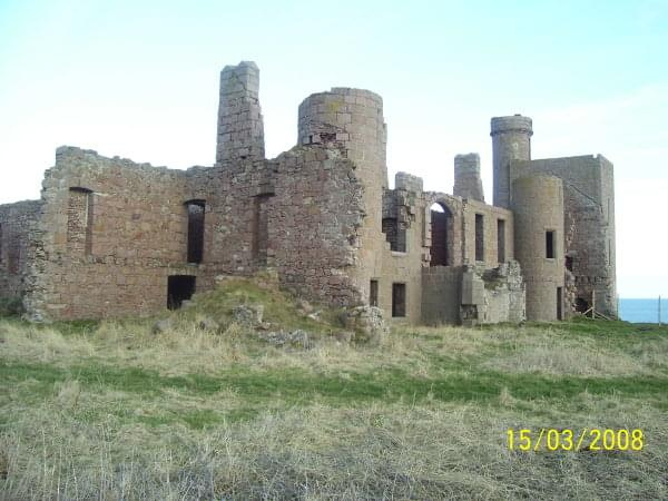 zamek - Slains Castle Cruden Bay - niedaleko ode mnie - to fotki dla Piotrka