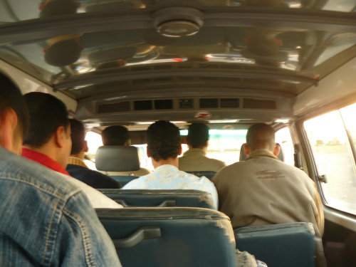 Wnętrze 15-osobowego busika za 50 gr ;) #egipt #kair #taxi #auto #samochód #sharm #sheikh #bus