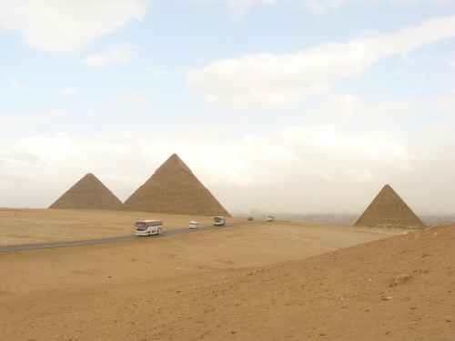 Piramidy w Gizie #piramidy #giza #egipt #kair #faraon #sfinks #sphinx #dar #nilu