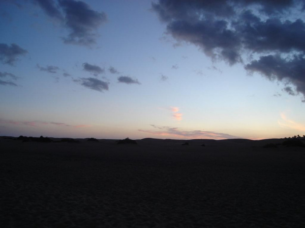Na wydmach o zachodzie slonca:) #wydmy #piasek #ZachódSłońca #GranCanaria #Niebo #chmurki
