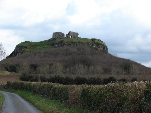 Rock of Dunamase w Head