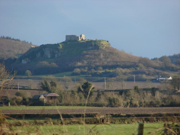 Rock of Dunamase w Head