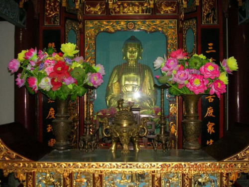 Budda w kwiatach