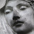 Maryi z grobu spojrzenie #cmentarz #przemyśl #grób #maryja #twarz