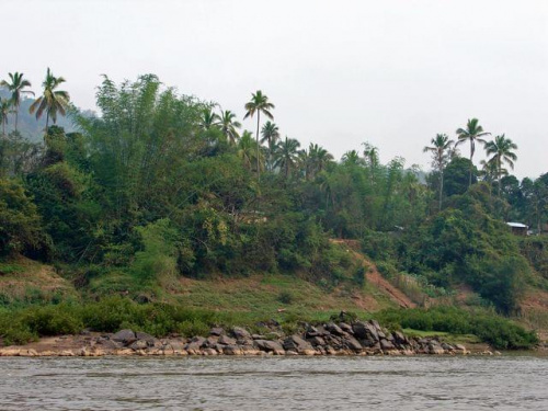 przejażdżka łódką po Mekongu na północ od Luang Prabang