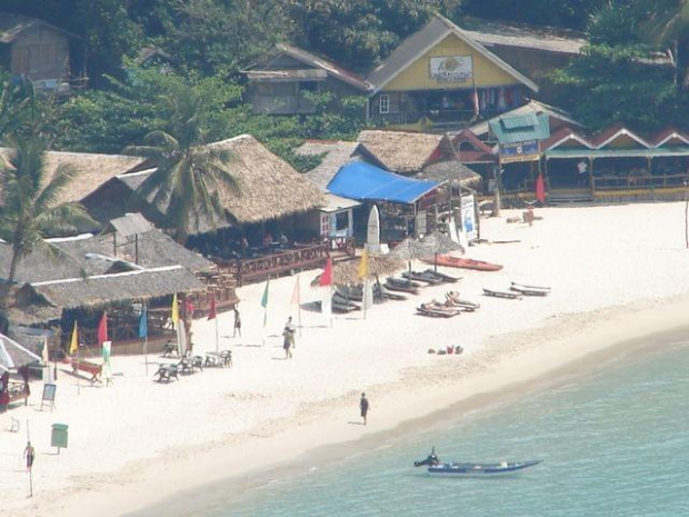 plaża Long beach (widok z dawnej plantacji bananów na wzgórzu), Pulau Perentian Kecil (Wyspa Przystanek Mały)