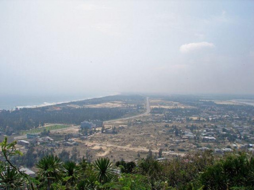 Widok z Gór Marmurowych, pomiędzy Danang a Hoi An