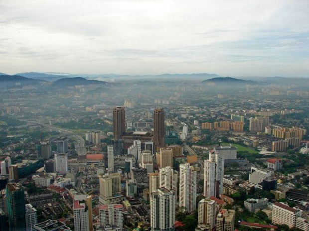 widok z wieży TV (Menara Kuala Lumpur)