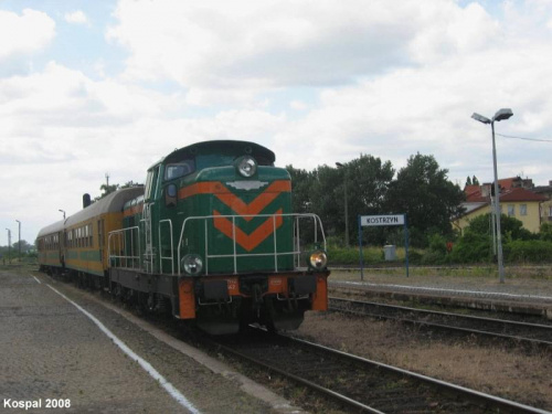11.06.2008 SM42-542 z pociągiem pomiarowym z Piły Gł, manewruje by po chwili odstawić wagony na tor boczny.