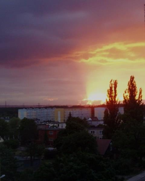 Widok z okna. Zachód słońca nad Morzem Bałtyckim.