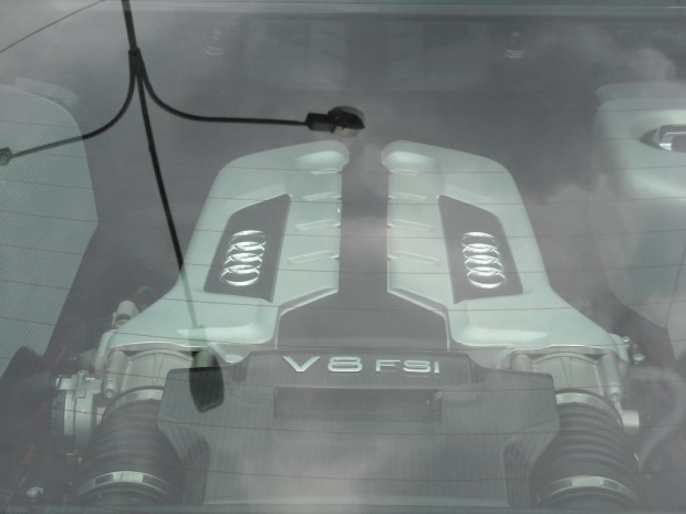Audi R8.