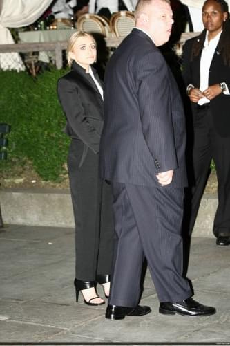 Ashley leaving CFDA-paparazzi czerwiec 2008