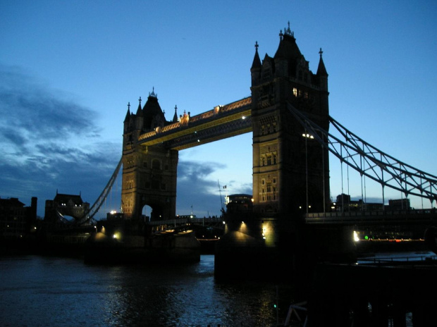 Najslynniejszy londynski most noca:) #Noc #most #Tamiza #Londyn #TowerBridge