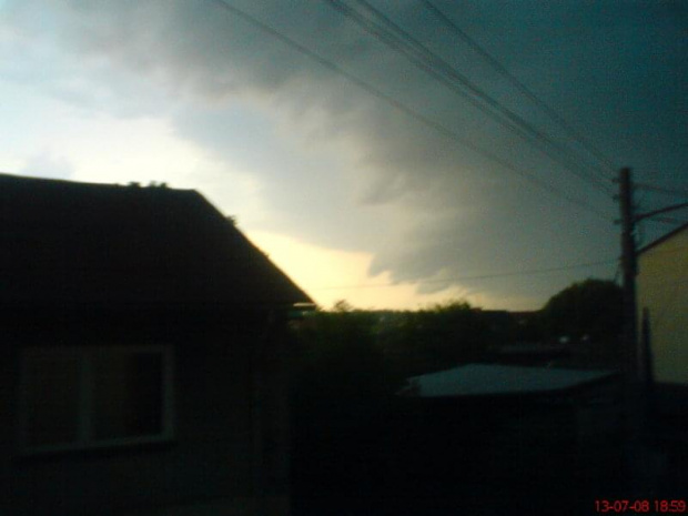 burza nadciąga nad Tomaszów Mazowiecki - 13 lipiec 2008 #burza #TomaszówMazowiecki #lipiec #pogoda