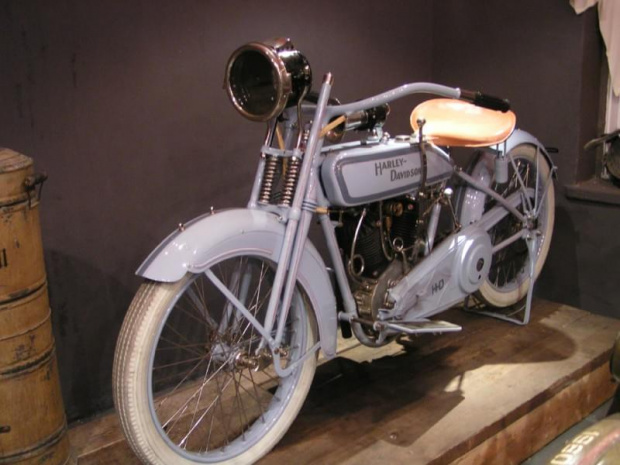 Harley z muzeum w Jaworzynie Śląskiej