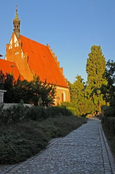 Kościół Farny - widok z południowego brzegu Brdy