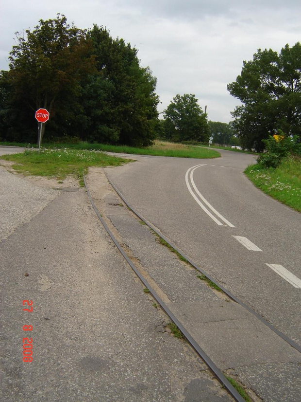 Fot17. DSC1002200159
Widok ze śluzu na istniejący jeszcze fragment torów w Przegalinie