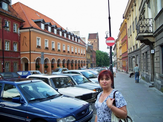 Agata na ulicy Kościelnej u zbiegu ulic Freta, Zakroczymskiej i Franciszkańskiej. #wakacje #urlop #podróże #zwiedzanie #Polska #Warszawa