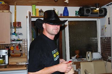 #PoImprezie #PrzedImpreza #impreza #party #kapelusz #kuchnia