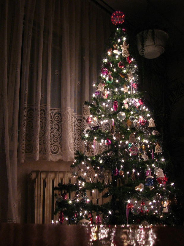 Niech magiczna noc wigilijnego wieczoru przyniesie Wam spokój i radość. Niech każda chwila świąt Bożego Narodzenia żyje własnym pięknem, a Nowy Rok obdaruje Was pomyślnością i szczęściem. Najpiękniejszych świąt Bożego Narodzenia, niech spełniają się ws...