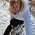 #Kobieta #dziewczyna #śnieg #zima #staw #las #jezioro