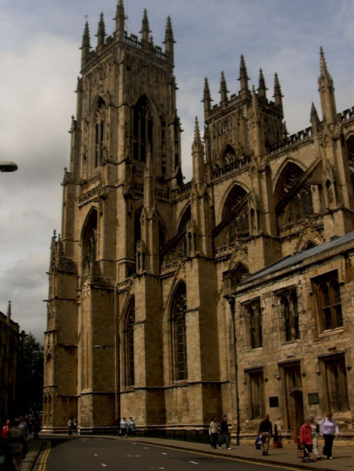 ostatnie spojrzenie na zapierające dech w piersiach Western Towers of York Minster... #katedra #York