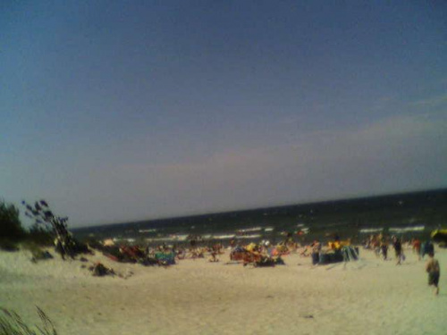 Zaludniająca się plaża z cieplusim piaskiem :D około 10:30 :D #Morze